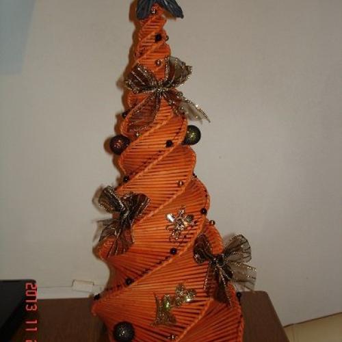 Stromček orange-čierny