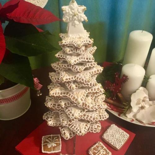 Medovníčkový stromček a ,,adventný veniec"