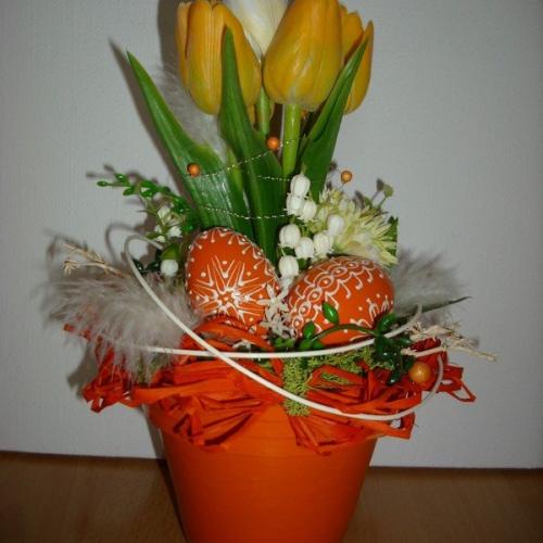 Oranžový kvetináč