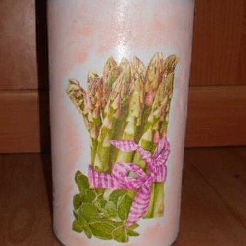 plechovka špargľa
