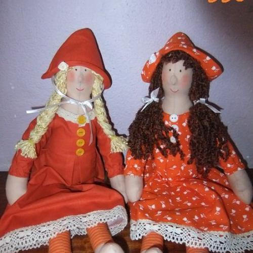 Paničky v oranžovom