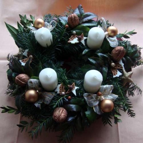 Adventný veniec pre rodinku dcérinho priateľa