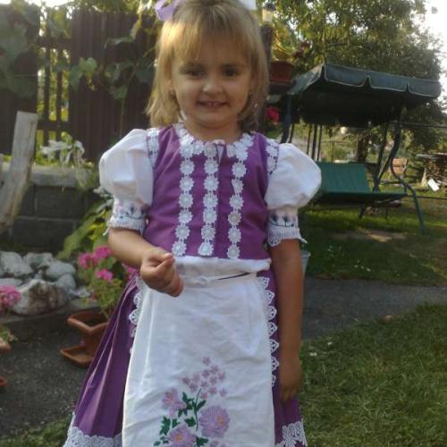 moja dcérka Terezka tiež na folklórnych slávnostiach v roku 2011