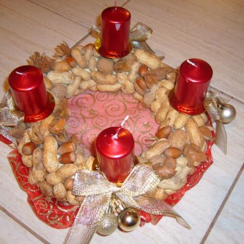 arašidový adventný veniec