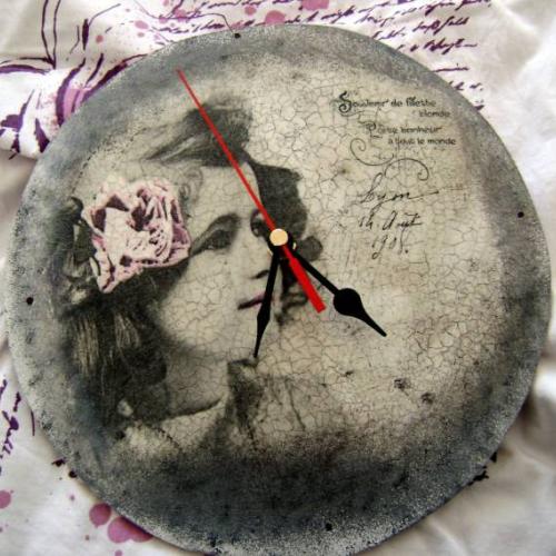 Moje prvé decoupage vintage hodiny :)