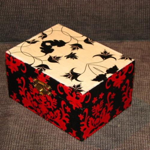...Black-Red-White...
