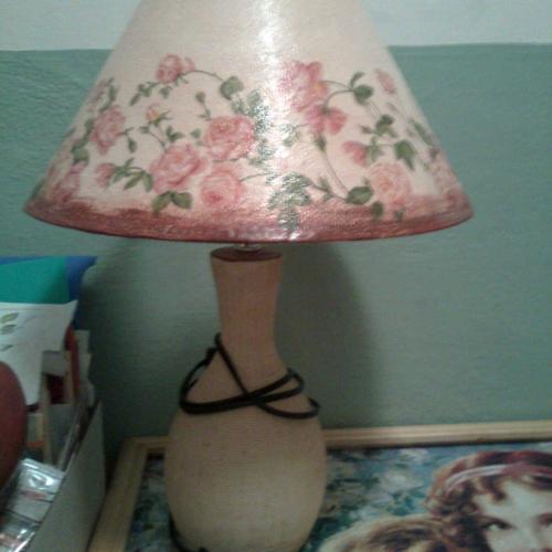 Lampa s ružičkami