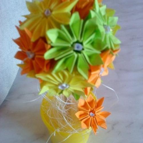 jarný stromček z kusudama guličky