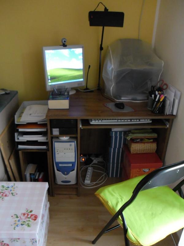 a toto je moja pracovňa za sedačkou, Bývanie a toto je moja pracovňa za sedačkou, Bývanie, zdevla, 1
