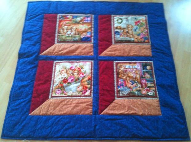 Pohlad do okna mackovi, Patchwork, tama, 1