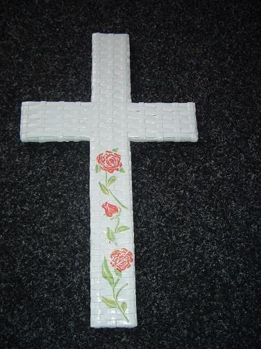 biely kríž s ornamentom, Papierové pletenie biely kríž s ornamentom, Papierové pletenie, 1prucku, 1