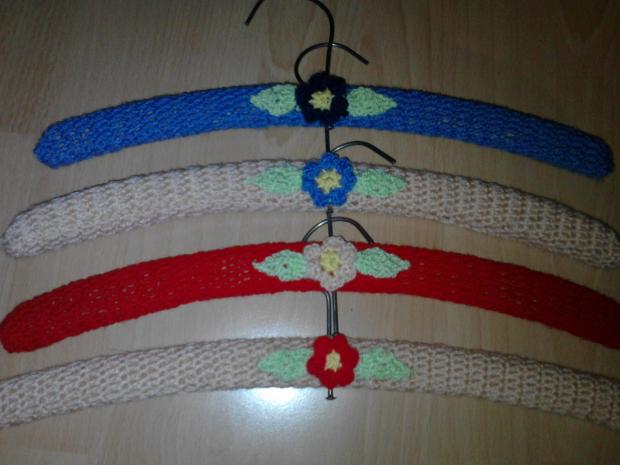 Vešiaky, Háčkovanie Vešiaky, Háčkovanie, modralentila, 1