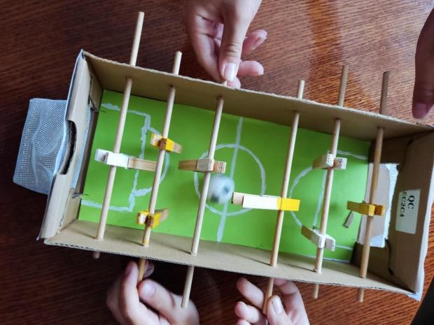 Ako sme vyrobili jednoduchý stolný futbal, návod, Tvorenie z papiera, Dasa_